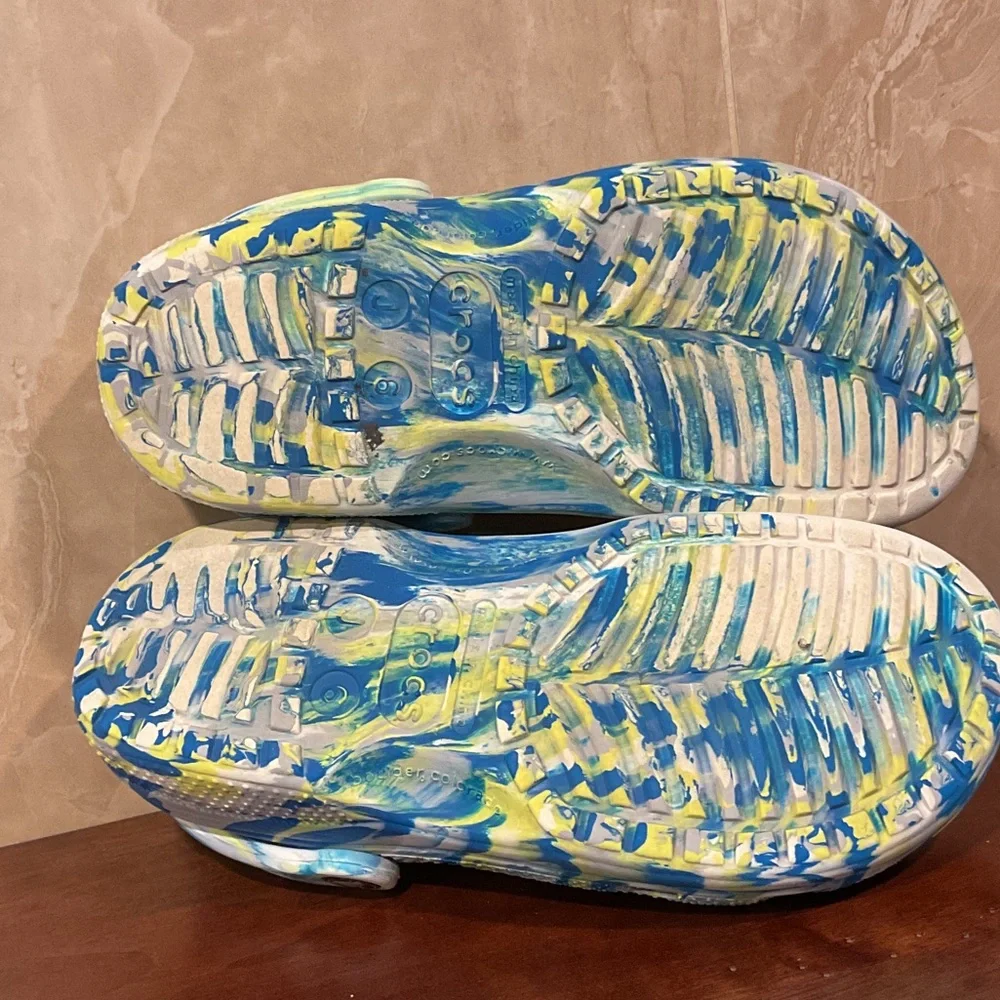 CROCS Blue and Yellow Patterned Clogs